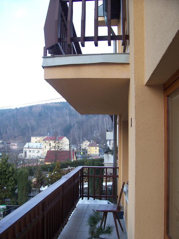 Penzion Havaj Карловы Вары Экстерьер фото